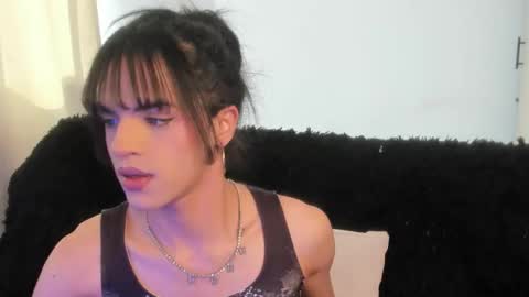 Snapshot of kerly_monroe chatting on 10.24.25 Kerly online show from 10.24.25