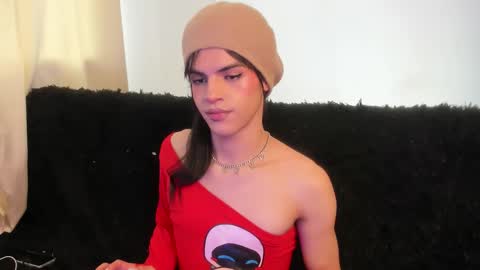 Snapshot of kerly_monroe chatting on 11.25.25 Kerly online show from 11.25.25