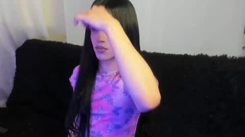 Snapshot of kerly_monroe chatting on 11.30.25 Kerly online show from 11.30.25