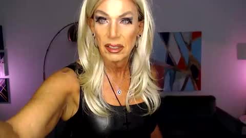 Snapshot of kerrytmilf chatting on 11.02.25 Kerry Wright online show from 11.02.25