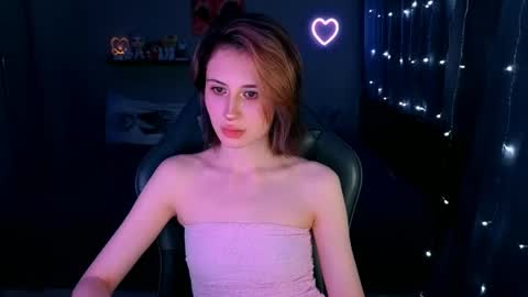 Snapshot of keti_moon chatting on 04.27.26 Keti 3 online show from 04.27.26