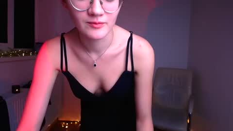 Snapshot of ketrin_pirsss chatting on 12.30.24 Ketrin online show from 12.30.24
