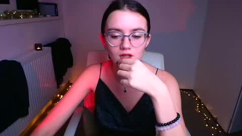 Snapshot of ketrin_pirsss chatting on 12.30.24 Ketrin online show from 12.30.24