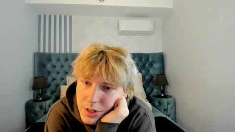 Snapshot of kevinm1lky chatting on 10.22.25 Kevin online show from 10.22.25