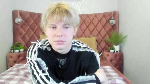 Snapshot of kevinm1lky chatting on 10.24.25 Kevin online show from 10.24.25