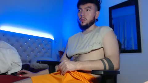 kevinsantiag0 online show from 12.15.25