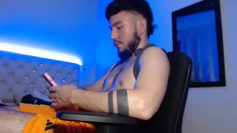 kevinsantiag0 online show from 12.16.25