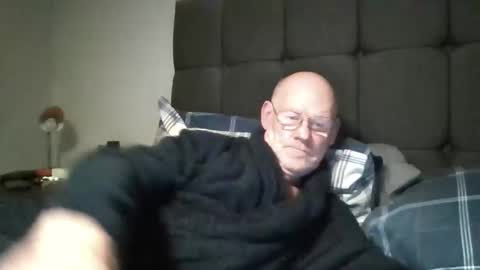 Snapshot of kevlooking4sez chatting on 03.28.26 kevlooking4sez online show from 03.28.26
