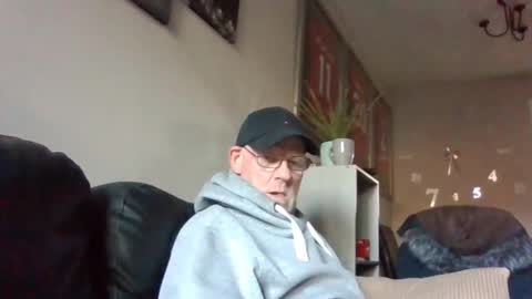 Snapshot of kevlooking4sez chatting on 04.11.26 kevlooking4sez online show from 04.11.26