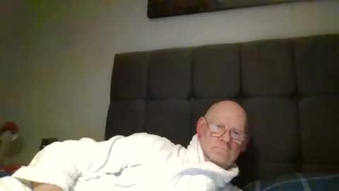 Snapshot of kevlooking4sez chatting on 04.17.26 kevlooking4sez online show from 04.17.26
