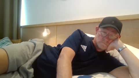 Snapshot of kevlooking4sez chatting on 05.06.26 kevlooking4sez online show from 05.06.26
