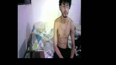 Snapshot of kevvluna05 chatting on 03.10.25 kevvluna05 online show from 03.10.25