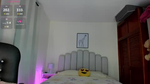 Snapshot of keylly_cute chatting on 01.28.25 keylly online show from 01.28.25