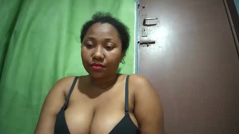 Snapshot of kezia0910 chatting on 10.14.25 kezia0910 online show from 10.14.25