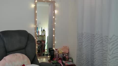 Snapshot of khal_girl chatting on 02.03.25 Liss online show from 02.03.25