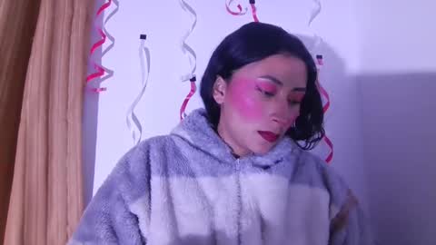 khaleesi_j online show from 02.13.25