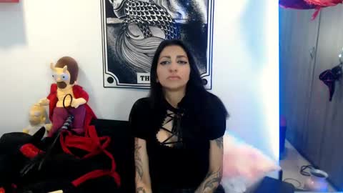 Snapshot of khaleesy13 chatting on 03.12.25 khaleesy online show from 03.12.25