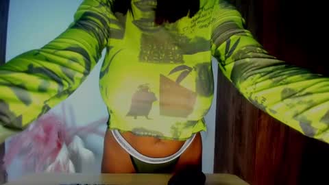 Snapshot of khate_smith chatting on 10.09.25 khate_smith online show from 10.09.25