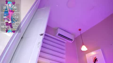 Snapshot of khloe_sweeet chatting on 10.13.25 khloe_sweeet online show from 10.13.25