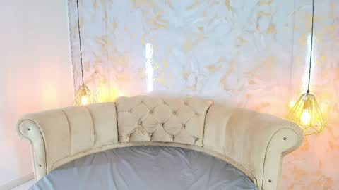 Khloe online show from 04.08.26