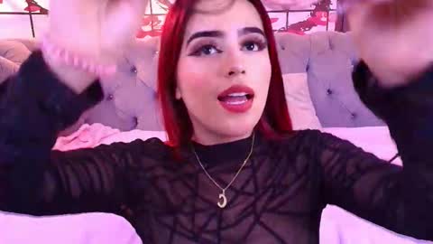 khloejohnson online show from 10.04.25