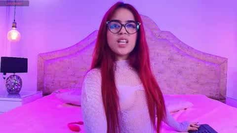 khloejohnson online show from 10.19.25