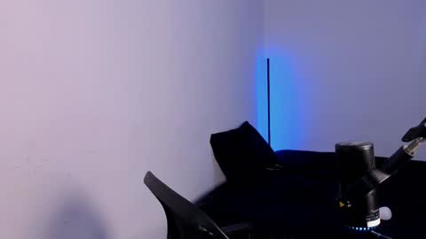 Snapshot of khozler_ chatting on 12.19.24 khozler_ online show from 12.19.24