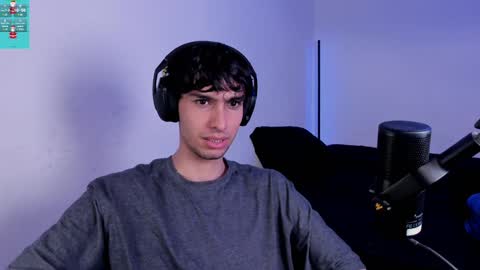 Snapshot of khozler_ chatting on 12.21.24 khozler_ online show from 12.21.24