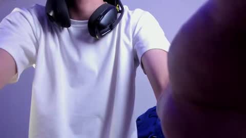Snapshot of khozler_ chatting on 02.14.25 khozler_ online show from 02.14.25