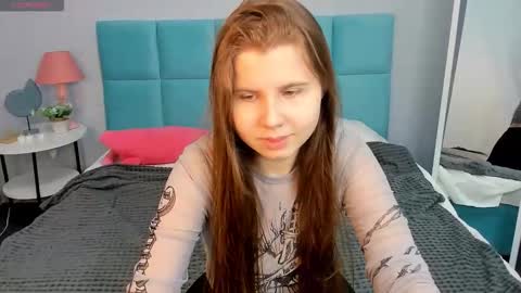 Snapshot of ki_wizz chatting on 10.05.25 Ellie online show from 10.05.25