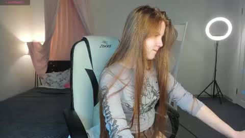 Snapshot of ki_wizz chatting on 10.08.25 Ellie online show from 10.08.25