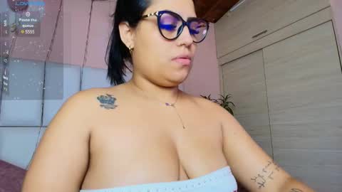 Snapshot of kiana_cream chatting on 02.19.25 N M online show from 02.19.25