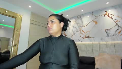    N         M online show from 11.10.25