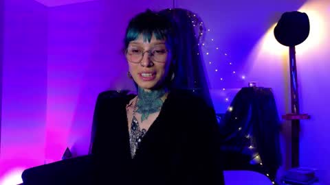 Snapshot of kiannamills chatting on 10.06.25 Kianna online show from 10.06.25