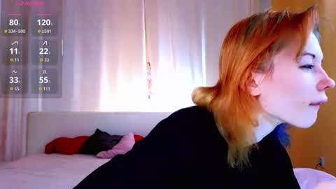 Snapshot of kiara_dream chatting on 06.19.26 Kira online show from 06.19.26