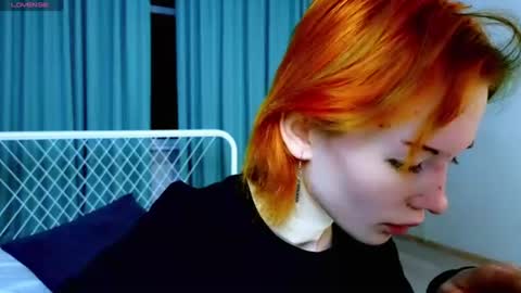 Snapshot of kiara_dream chatting on 06.26.26 Kira online show from 06.26.26