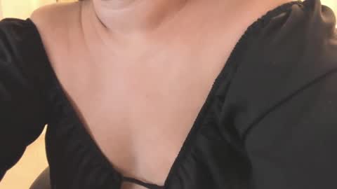 Snapshot of kiara_mirren chatting on 10.01.25 K I A R A  online show from 10.01.25