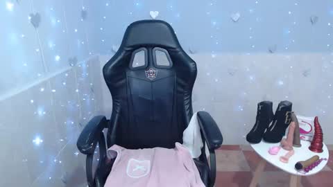 Snapshot of kiara_scottt chatting on 01.18.25 Kiara online show from 01.18.25