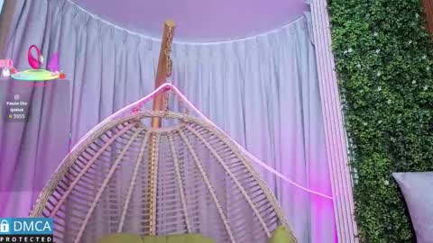 Kiara Zahiri online show from 10.11.25