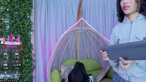 Kiara Zahiri online show from 10.14.25