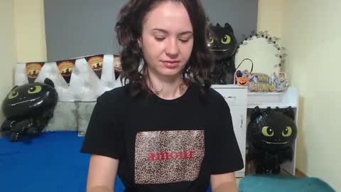 Kara online show from 10.15.25