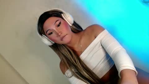 Kiera online show from 12.12.24
