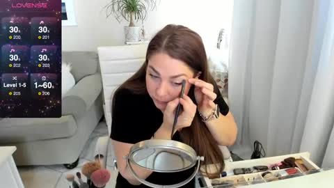 Kiera Reines online show from 01.11.25