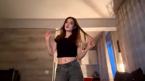 Ola my name is Lissa  Lets hit 10 Thumbs Up together   online show from 02.17.26