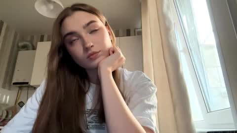 Ola my name is Lissa  Lets hit 10 Thumbs Up together   online show from 03.27.26