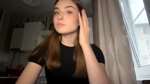 Ola my name is Lissa  Lets hit 10 Thumbs Up together   online show from 03.29.26