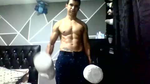 Snapshot of kike_salazar chatting on 10.13.25 kike_salazar online show from 10.13.25