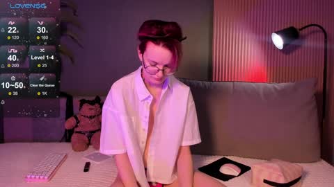 kiki_blue_eyes online show from 01.19.25