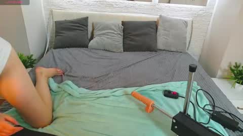 Kiki online show from 04.13.26