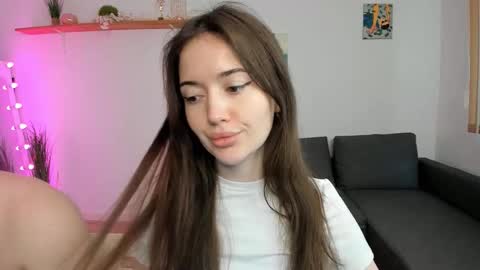 Snapshot of kiki_mcflurry chatting on 09.26.25 PavelPolly online show from 09.26.25